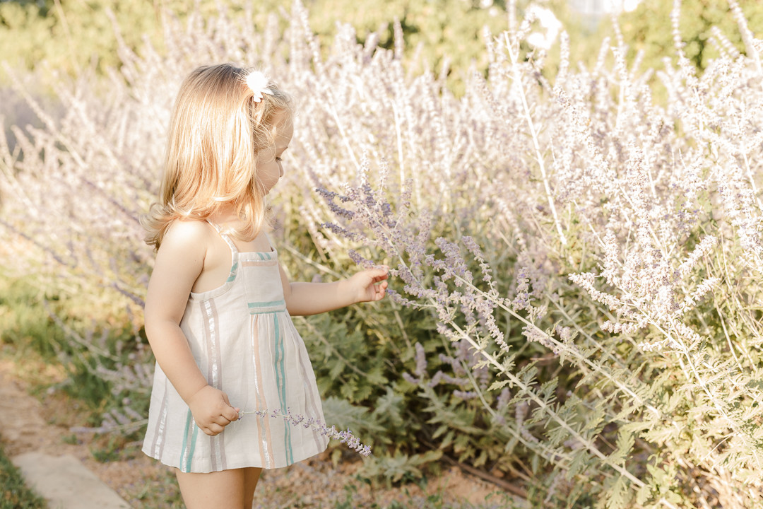 Fotos infantiles en espacios abiertos - Exterior familia MIRAMEQUETEVEO  HD -2972